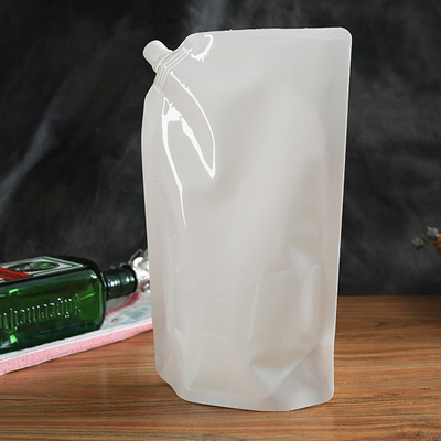 De witte Vloeibare Verpakkende Zak Detergent Juice Filling Pouch van het Handdesinfecterende middel 60mic